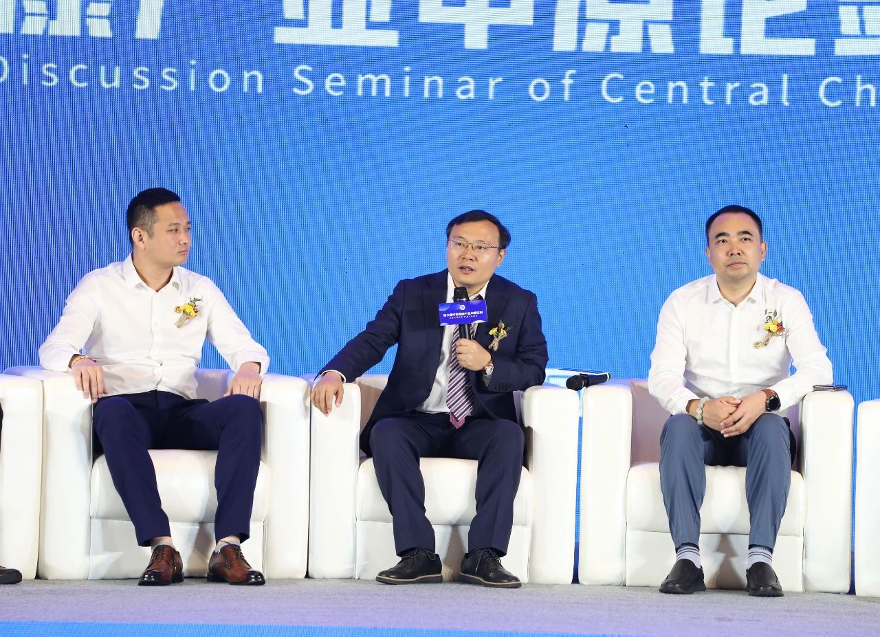 “大咖”中原論道 | 國內最頂尖的經濟學家在第六屆華夏健康產業中原論劍上都說了啥？